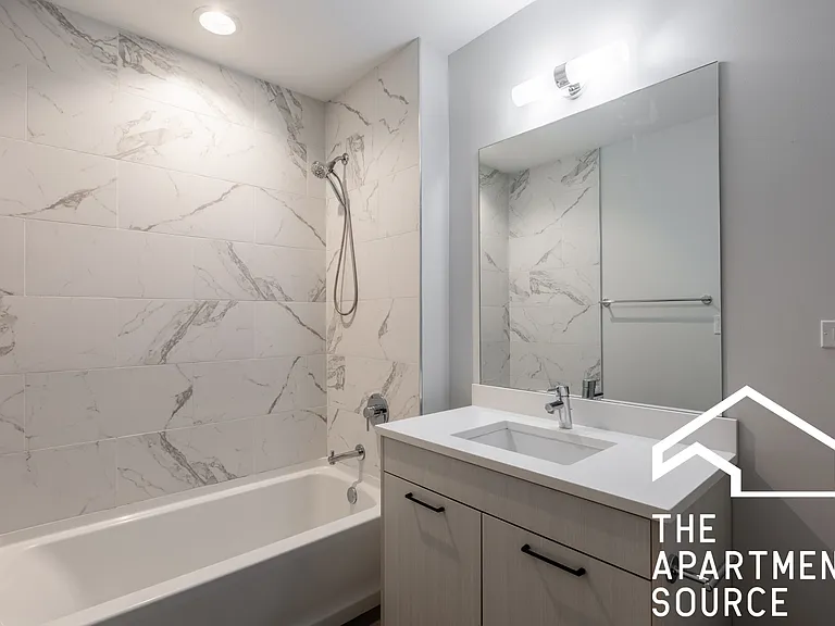 2247 W Lawrence Ave #2 — Photo 9