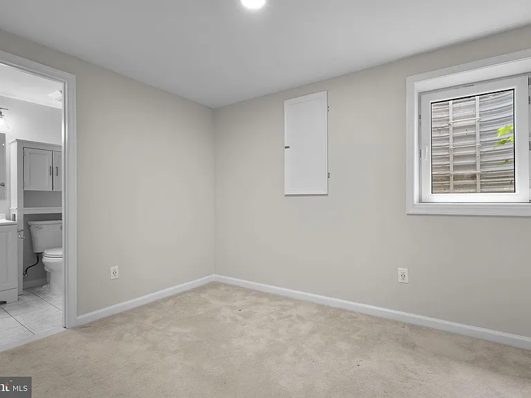 2407 Alsop Ct — Photo 29
