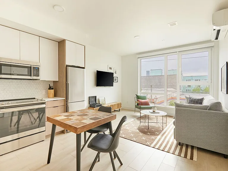 Solis Apartments — Photo 52