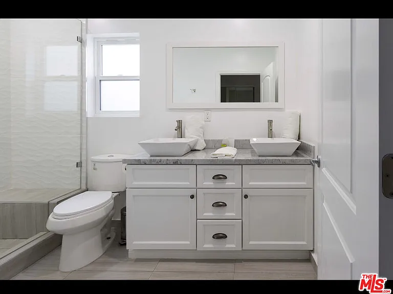 5740 Vantage Ave — Photo 11