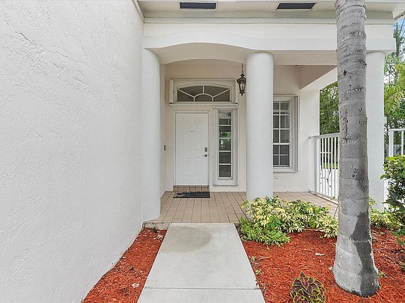 3rd image of 6787 NW 32nd Court