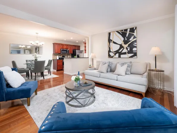 137 Piccadilly Pl APT C, San Bruno, CA 94066