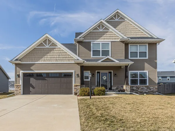 207 Potomac Ave, Savoy, IL 61874