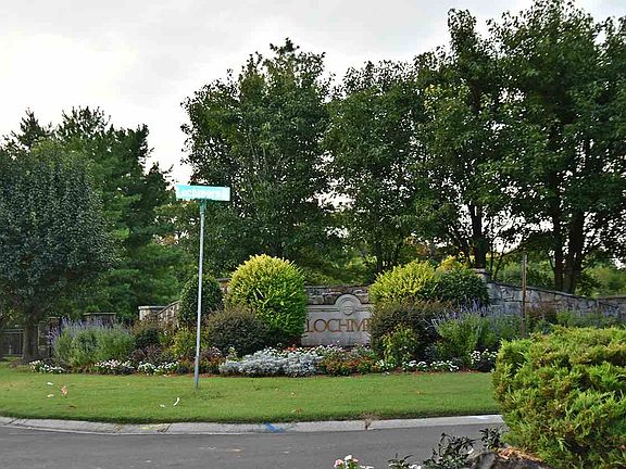 2nd image of 452 Lochmere Dr