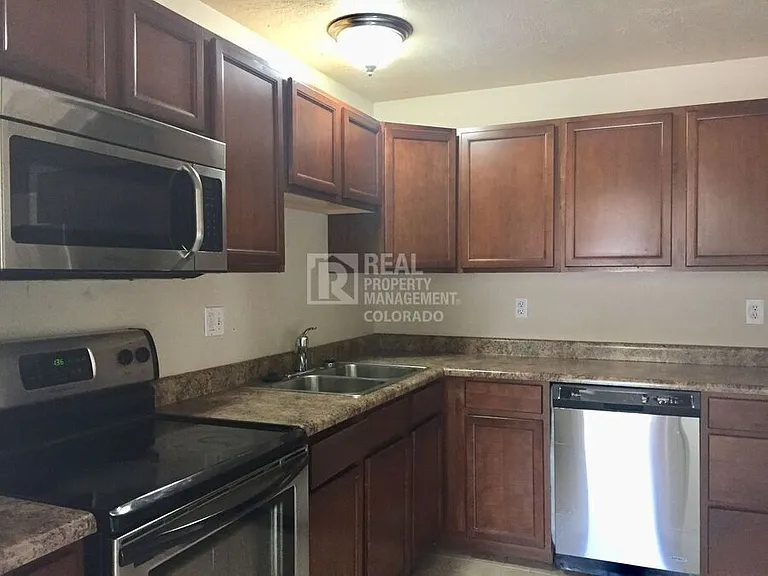 2892 S Idalia St — Photo 8
