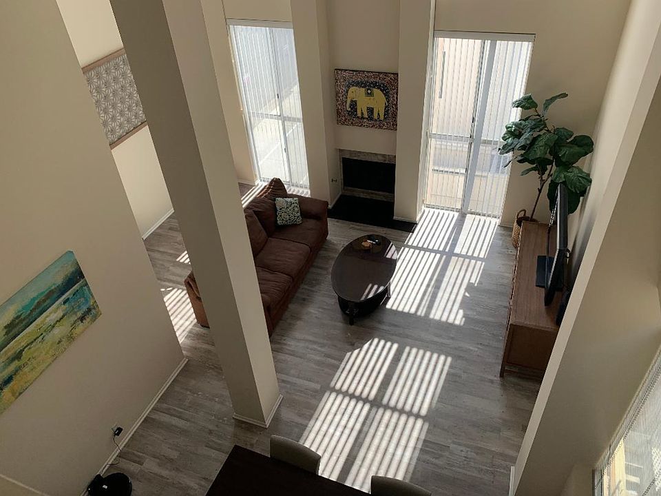 1st image of 142 S Clark Dr APT 106