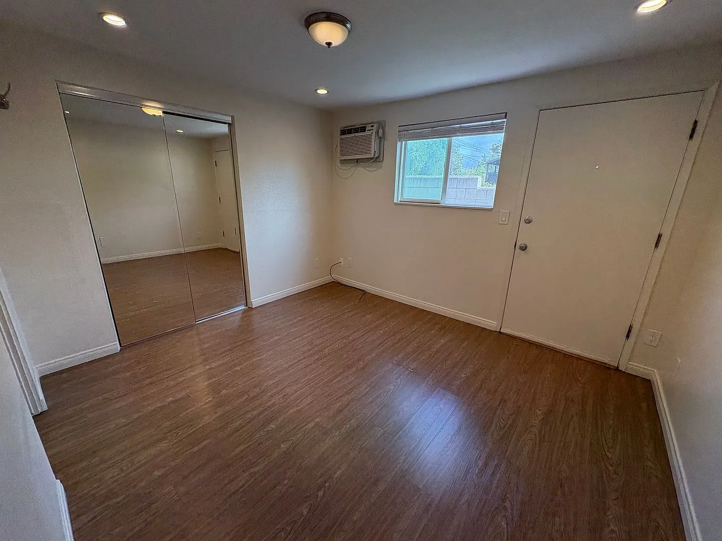 Studio Apartment In Pacific Beach — Photo 2