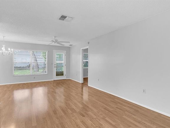 4th image of 9528 BUNKER HILL COURT