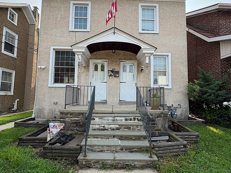 41 S Main St — Photo 1