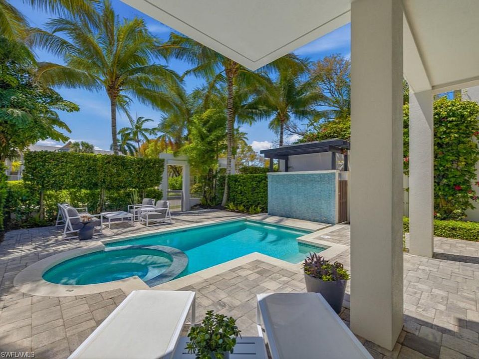 1st image of 345 Banyan BLVD #3