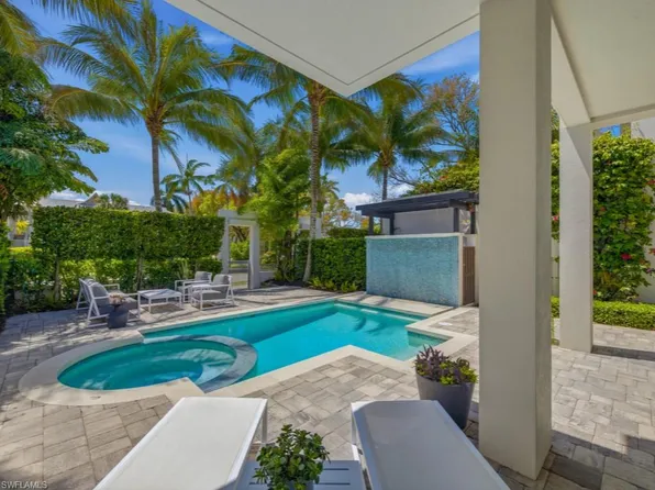 345 Banyan BLVD #3, NAPLES, FL 34102