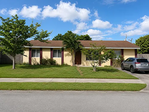 4231 SW 55th Ave Photo 1