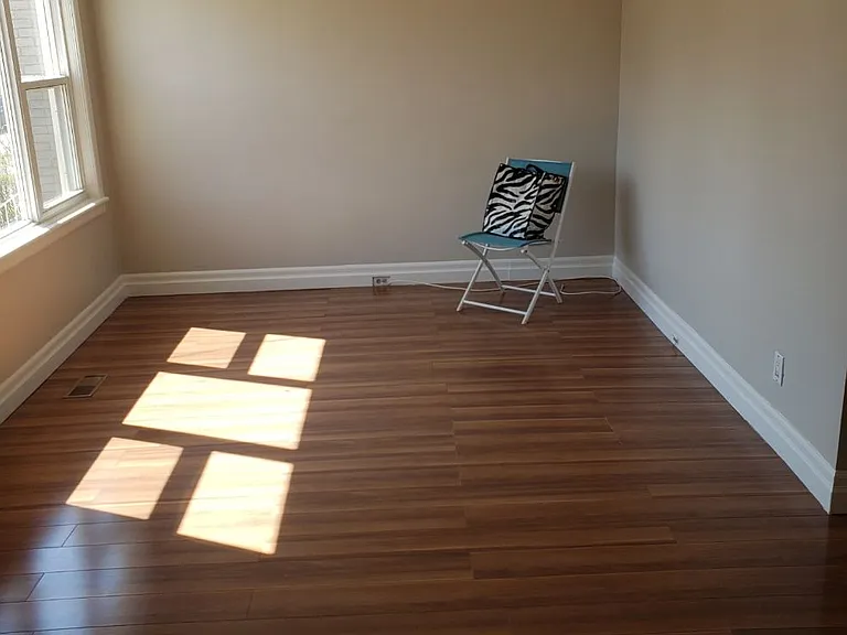 519 Catharine St N #MAIN LEVEL — Photo 8
