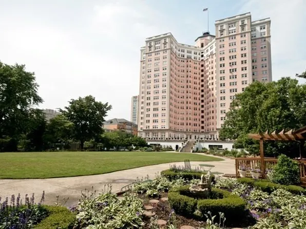 5555 N Sheridan Rd APT 1715, Chicago, IL 60640