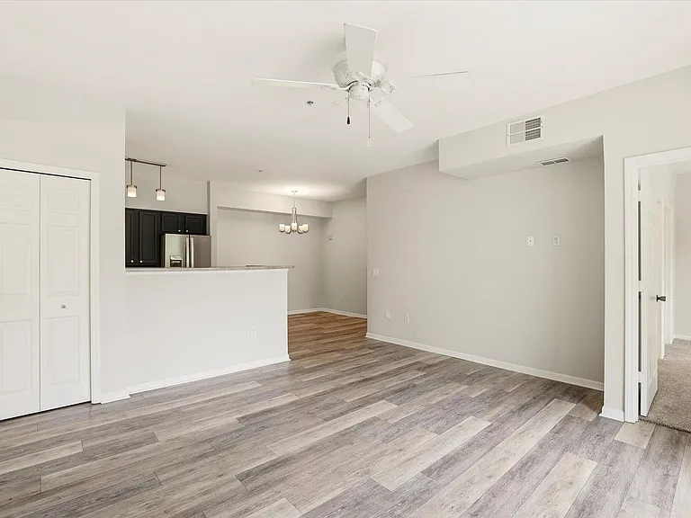 2801 Chancellorsville Dr #718 — Photo 21