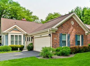 2142 Lake Shore Cir, Arlington Heights, IL 60004