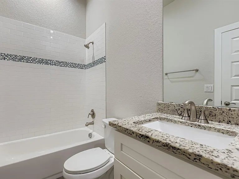 2500 American Dr #B — Photo 10
