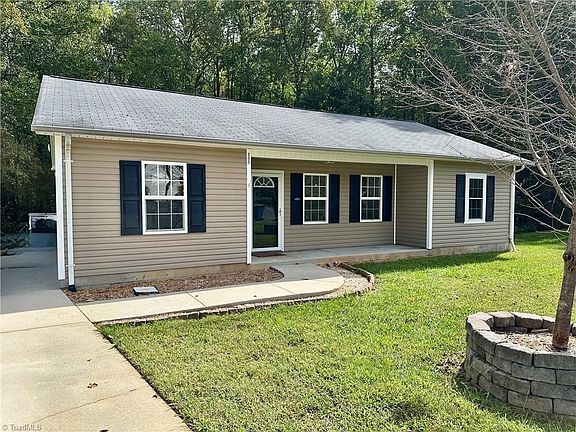 2nd image of 111 Dundee Ct