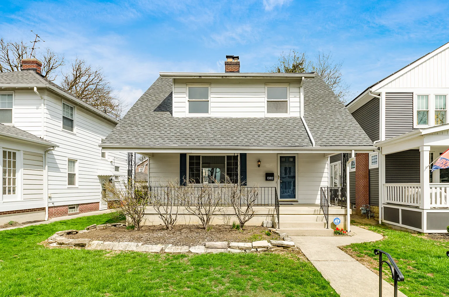 1382 Mulford Ave photo 1