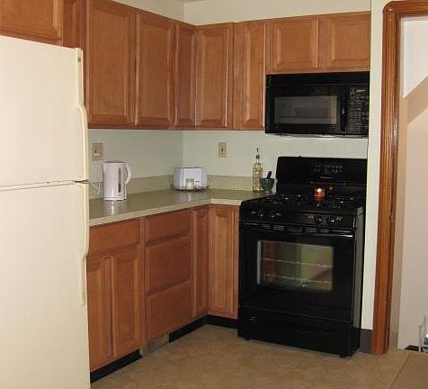 3rd image of 6101 Meadowbrook Ave