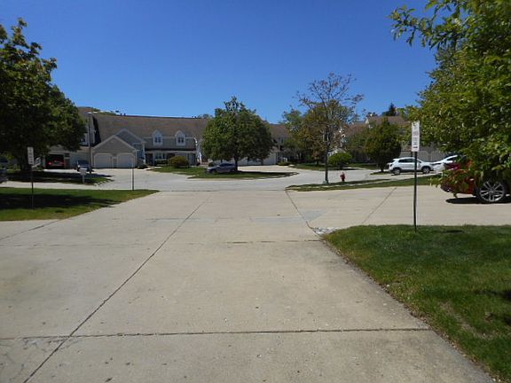 3rd image of 1017 Brentwood Cir