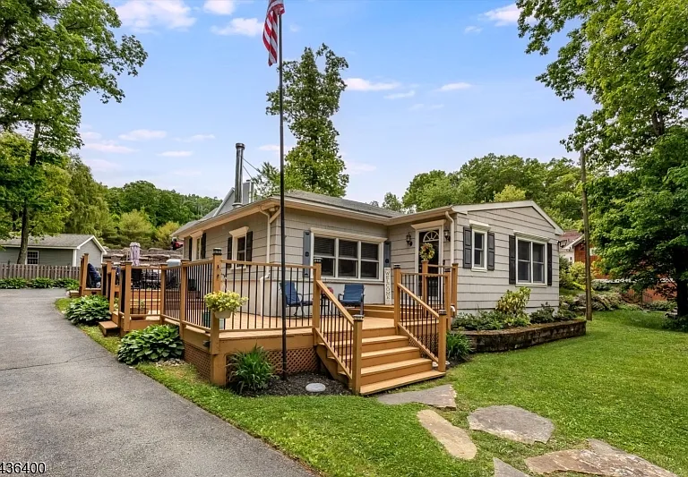 1020 Green Pond Rd — Photo 1