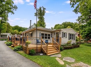 1020 Green Pond Rd, Newfoundland, NJ 07435