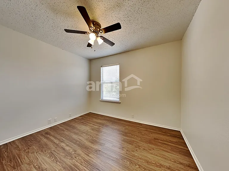 6735 Ambercrest Dr — Photo 13
