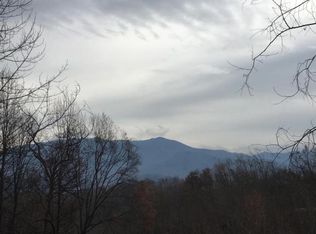 1112 Longview Ct, Gatlinburg, TN 37738