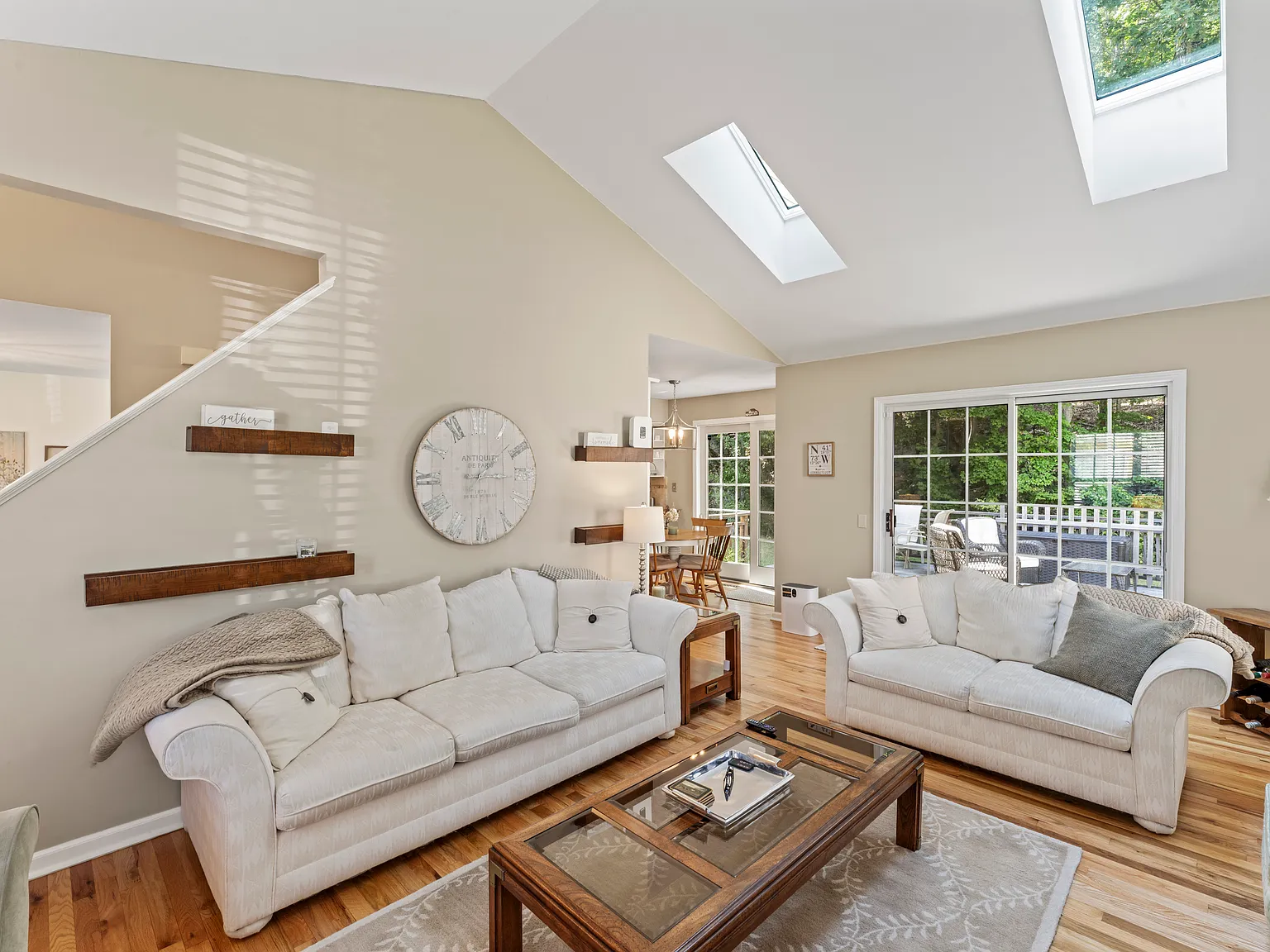 2 bed, 1.5 bath, 1564 sqft, $3,000 — Photo 4