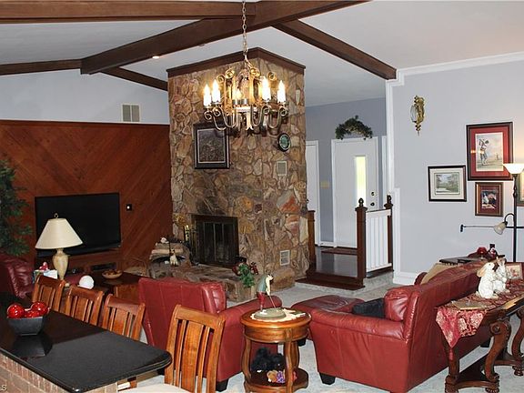 5th image of 5010 Warfield Dr