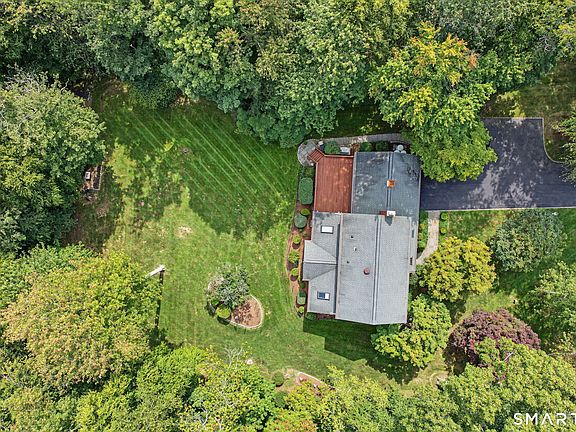 2nd image of 32 Blue Ridge Road