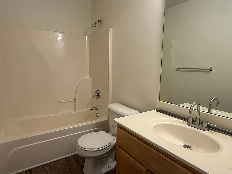 6319 Elliott Dr — Photo 9