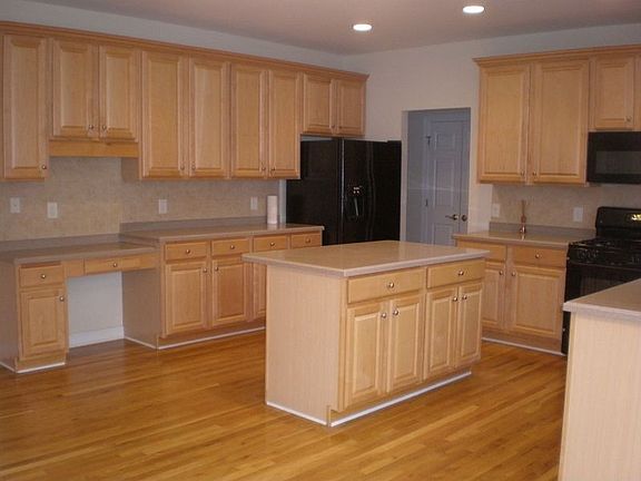 Immaculate open kitchen
