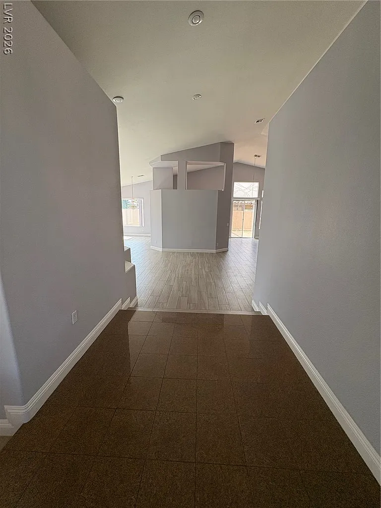 3 bed, 2.0 bath, 2243 sqft, $2,595 — Photo 2