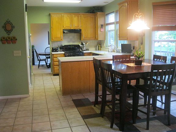 Breakfast area and Kitchen