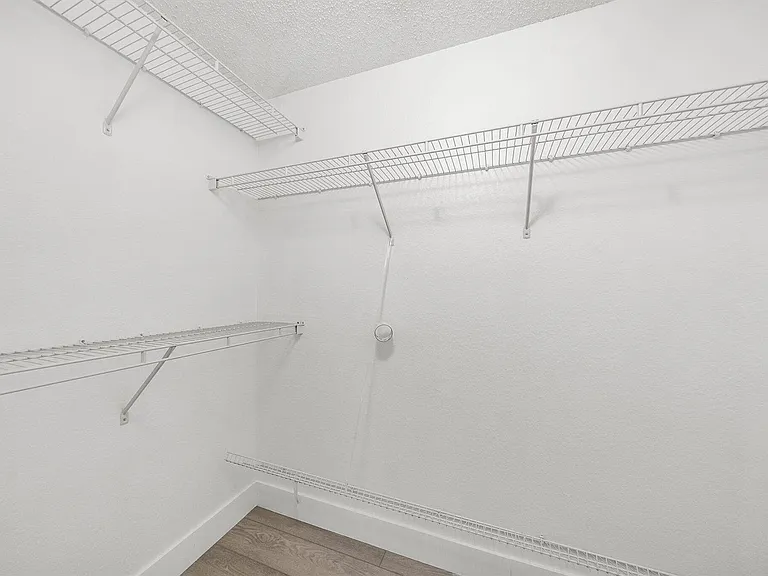 3020 Alcazar Pl #202 — Photo 17
