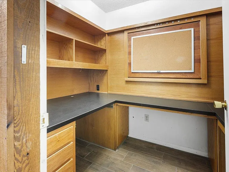 2005 Julie Dr — Photo 11