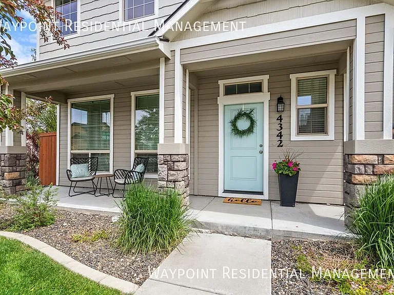 4342 S Axiom Ave — Photo 2