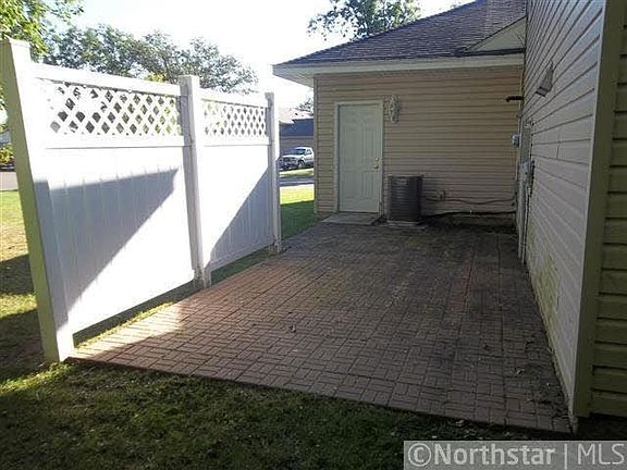 4th image of 755 Lewis Avenue