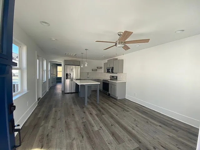 3 Ladson — Photo 4