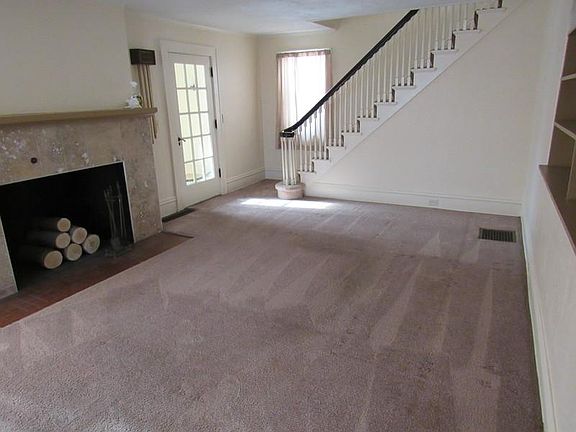 2nd image of 127 Buffalo St