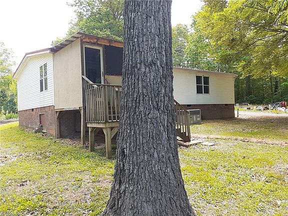 4th image of 142 Hope Ln