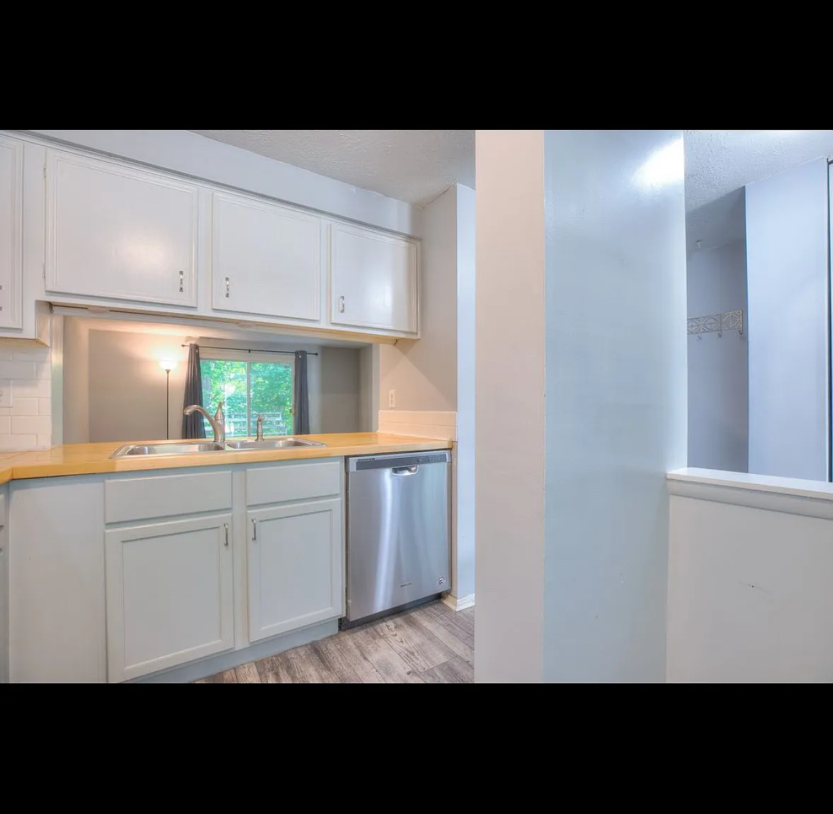 2 bed, 1.5 bath, 1984 sqft, $1,700 — Photo 3