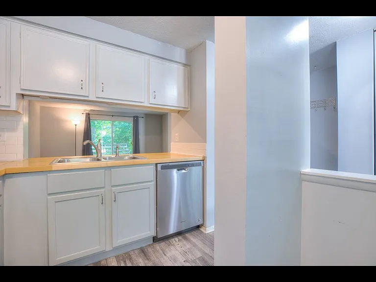 9471 Timber View Dr — Photo 5