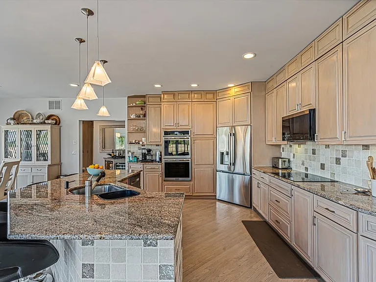 Bay Meadow Ln — Photo 11