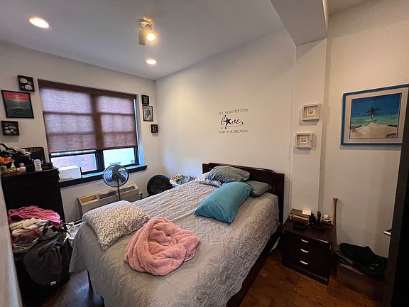 4th image of 2575 22nd St APT 1B