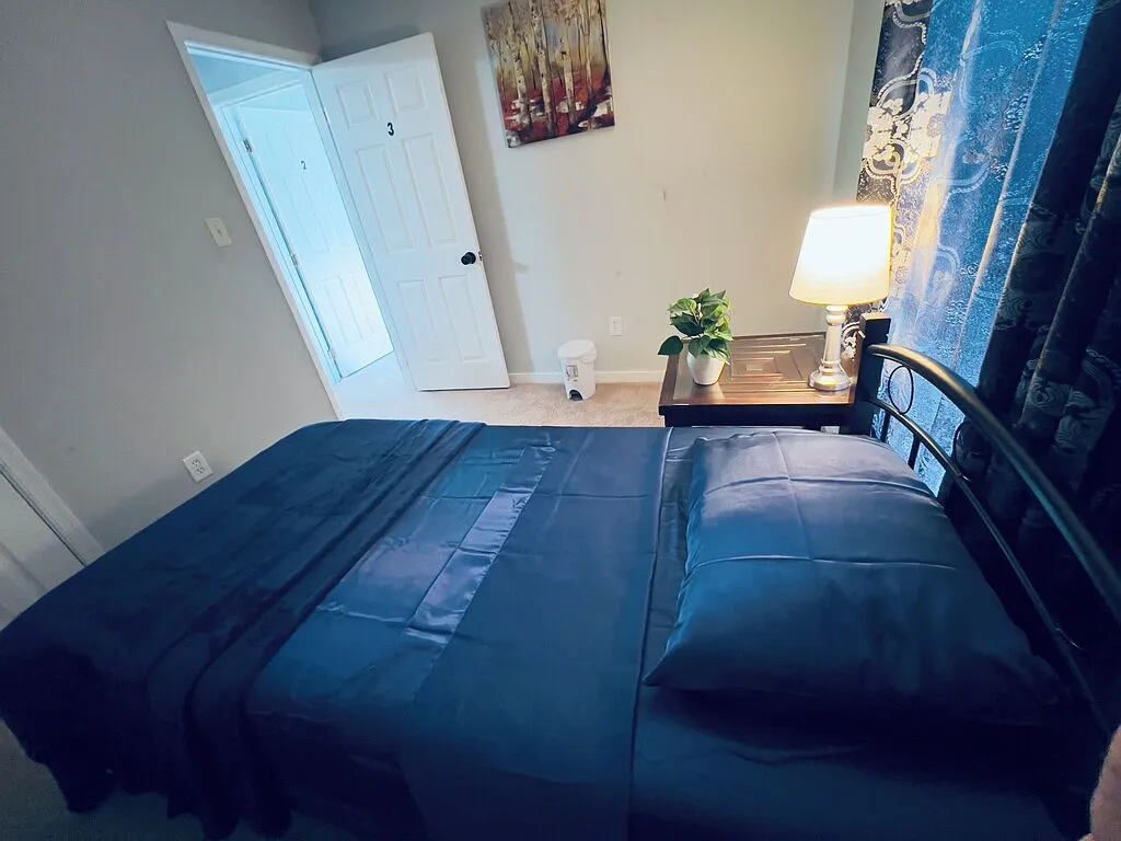 3 bed, 2.5 bath, 1848 sqft, $2,800 — Photo 2