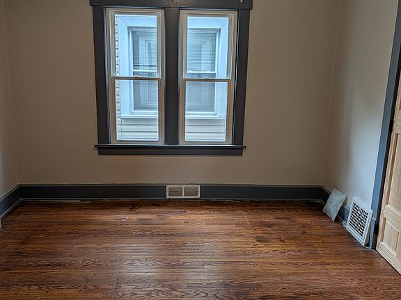 5th image of 1371 Stark Ave SW #A