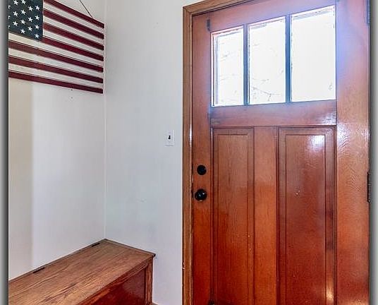 2nd image of 1118 Depot St